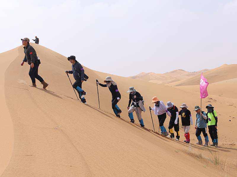 公司百人丝路团建，统筹全程交通住宿保温
